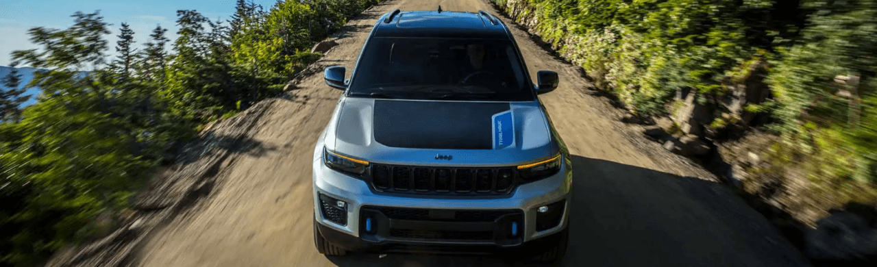 Explore the 2026 Jeep Grand Cherokee Interior Near Des Moines Today